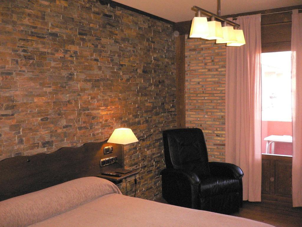 Hotel Dona Blanca Albarracín Exteriör bild